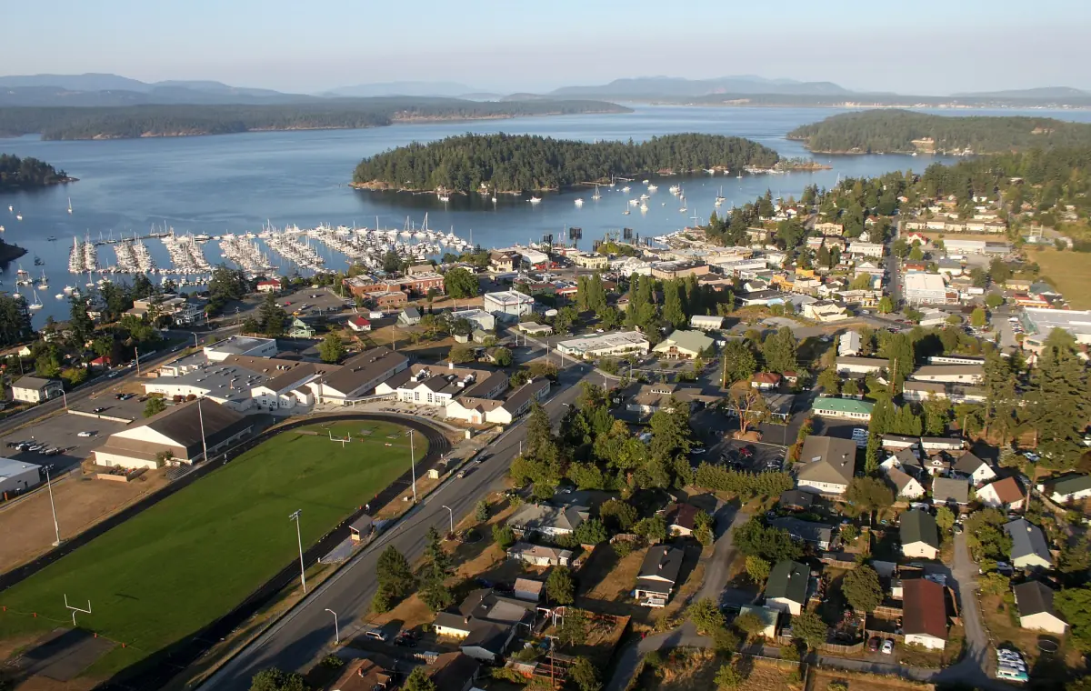 Friday Harbor and its marina from the air